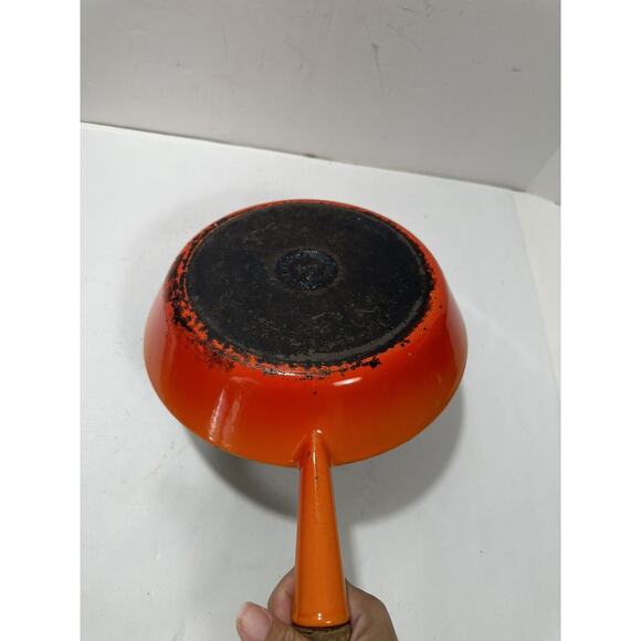 Le Creuset #24 Orange Sauce Pan Cast‎ Iron Wood Handle Frying Skillet - Picture 7 of 14